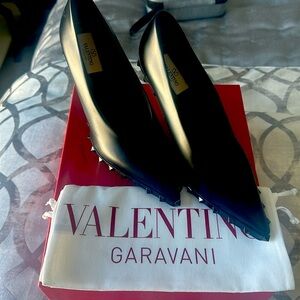 Valentino black studded 👠